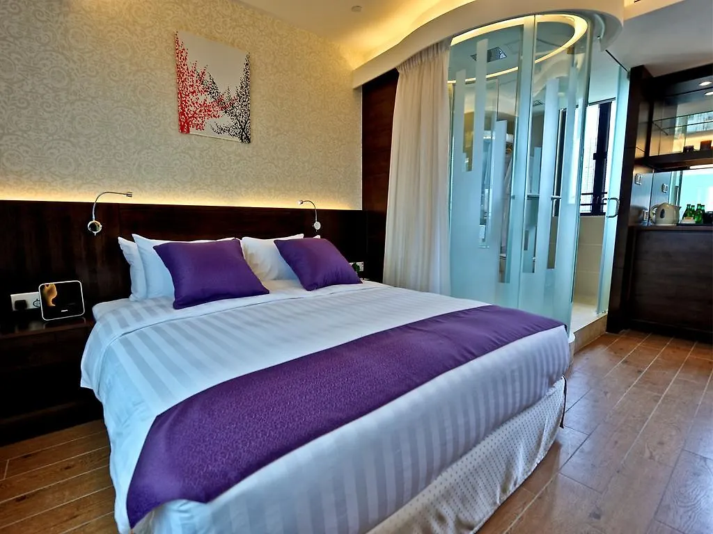 The Bauhinia Hotel - Tsim Sha Tsui Hongkong Kína